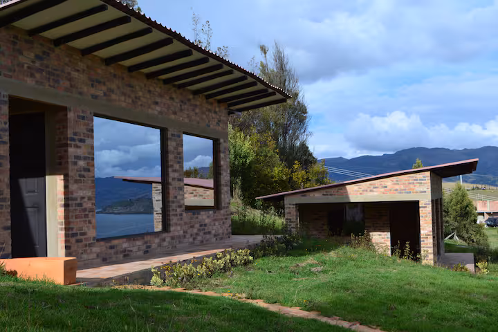 Refugio para parejas con jacuzzi y vista al Lago detail 1